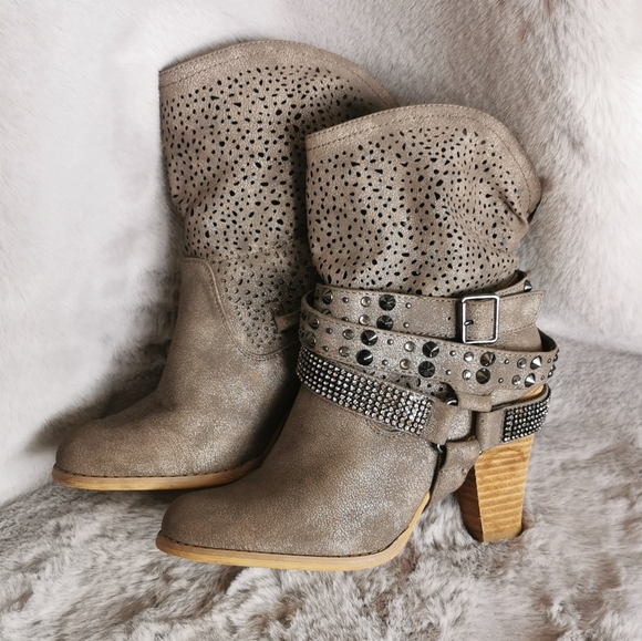 Super Cute Country Chic Boots - Picture 1 of 7